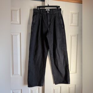 UNIQLO Women’s Wide Straight Jeans in a washed black Relaxed Jeans